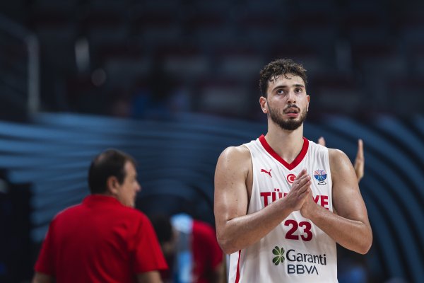 掌柜配资 申京东契奇均揽三双 欧锦赛自1995年以来首次单届多次三双!